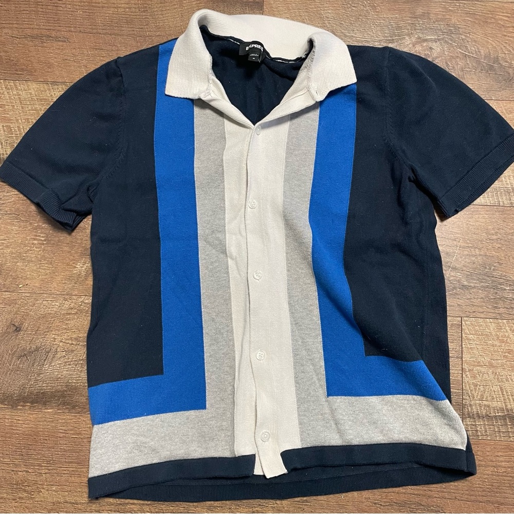 Express men’s button up polo in the coolest color scheme